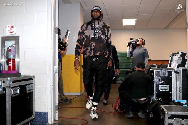 英媒：巴萨可以用3000万镑买断拉什福德，前提是他进一步降薪（英媒：拉什福德若进一步降薪，巴萨有望以3000万英镑将其签下）