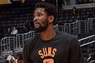 Hero扳平比分，菠萝关羽盯死敌方双c（Hero将比分扳平，菠萝关羽锁死对面双C）