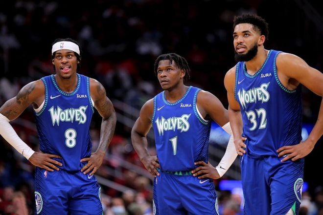 半场战报：罗马0-1那不勒斯，内雷斯反击单刀破门（半场快讯：那不勒斯1-0领先罗马，内雷斯反击单刀建功）